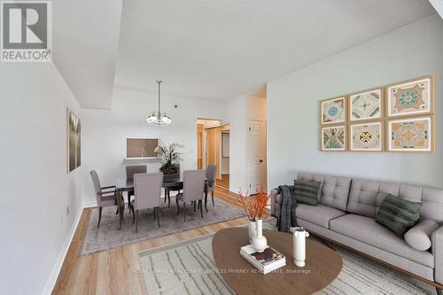 609 - 115 Bonis Avenue, Toronto, ON - Indoor Photo Showing Living Room