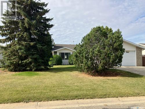 324 5Th Street N, Nipawin, SK - Outdoor