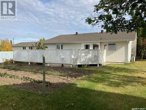 324 5Th Street N, Nipawin, SK - Outdoor