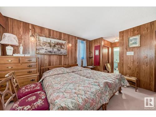 4422 Ada Bv Nw, Edmonton, AB - Indoor Photo Showing Bedroom