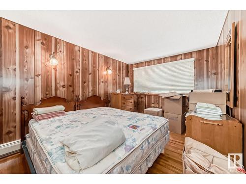 4422 Ada Bv Nw, Edmonton, AB - Indoor Photo Showing Bedroom