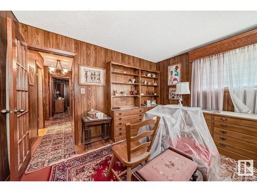 4422 Ada Bv Nw, Edmonton, AB - Indoor Photo Showing Bedroom