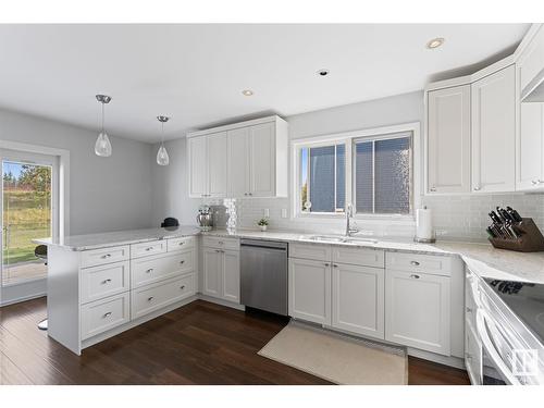 4347 147 St Nw, Edmonton, AB - Indoor Photo Showing Kitchen With Upgraded Kitchen