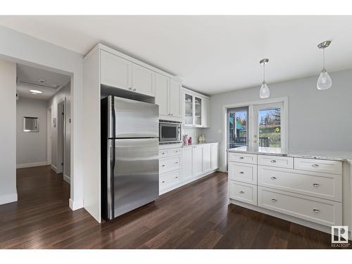 4347 147 St Nw, Edmonton, AB - Indoor Photo Showing Kitchen