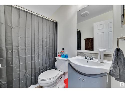 4624 13 Av Nw, Edmonton, AB - Indoor Photo Showing Bathroom