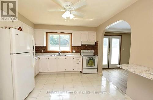 1648 Hwy 56, Hamilton, ON - Indoor Photo Showing Kitchen With Double Sink