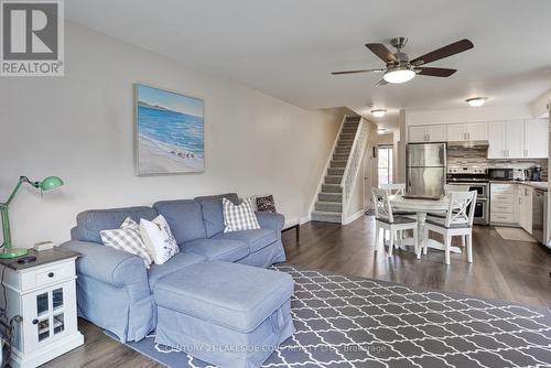 15 - 41 Laguna Parkway N, Ramara, ON - Indoor Photo Showing Living Room