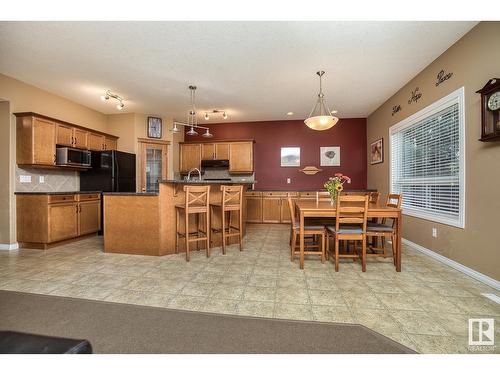 16532 61 St Nw, Edmonton, AB - Indoor