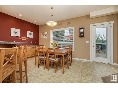 16532 61 St Nw, Edmonton, AB - Indoor Photo Showing Dining Room