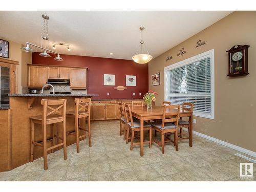 16532 61 St Nw, Edmonton, AB - Indoor Photo Showing Dining Room