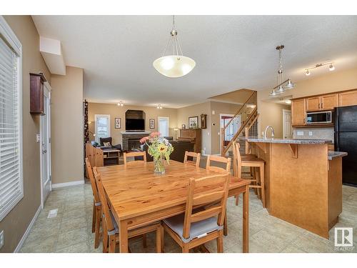 16532 61 St Nw, Edmonton, AB - Indoor Photo Showing Dining Room