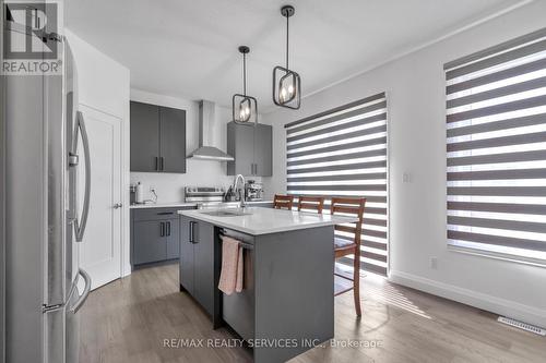 88 Poole Crescent, Middlesex Centre, ON - Indoor Photo Showing Kitchen With Upgraded Kitchen