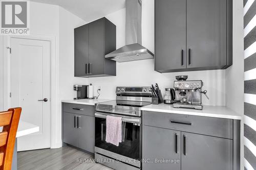 88 Poole Crescent, Middlesex Centre, ON - Indoor Photo Showing Kitchen