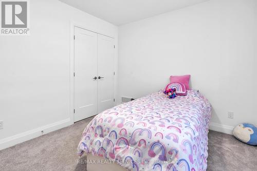 88 Poole Crescent, Middlesex Centre, ON - Indoor Photo Showing Bedroom