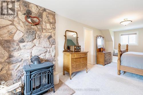 5827 7Th Line, New Tecumseth, ON - Indoor Photo Showing Bedroom