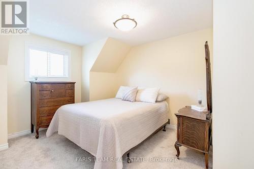 5827 7Th Line, New Tecumseth, ON - Indoor Photo Showing Bedroom