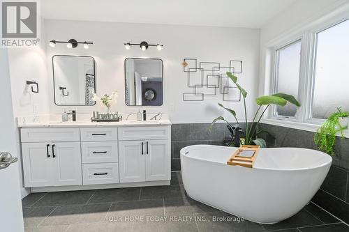 9 Rennie Street, Halton Hills, ON - Indoor Photo Showing Bathroom