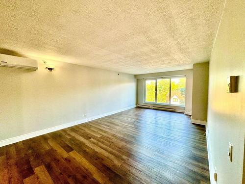 Dining room - 413-18 Ch. Du Bord-Du-Lac-Lakeshore, Pointe-Claire, QC - Indoor Photo Showing Other Room