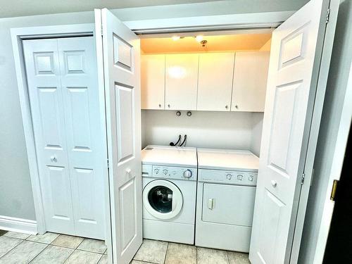 Laundry room - 413-18 Ch. Du Bord-Du-Lac-Lakeshore, Pointe-Claire, QC - Indoor Photo Showing Laundry Room