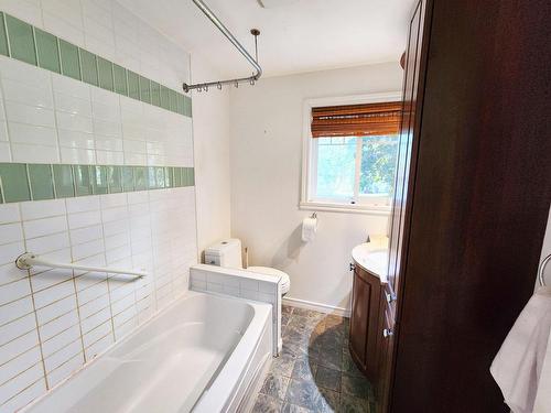 Salle de bains - 199 Av. Norwood, Pointe-Claire, QC - Indoor Photo Showing Bathroom