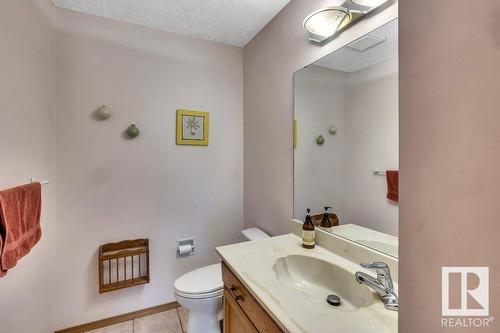 10706 33A Av Nw, Edmonton, AB - Indoor Photo Showing Bathroom