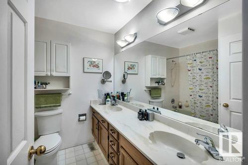 10706 33A Av Nw, Edmonton, AB - Indoor Photo Showing Bathroom