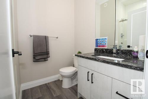 17939 59 St Nw Nw, Edmonton, AB - Indoor Photo Showing Bathroom