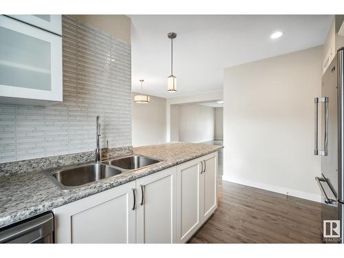 #55 1391 Starling Dr Nw, Edmonton, AB - Indoor Photo Showing Kitchen With Double Sink