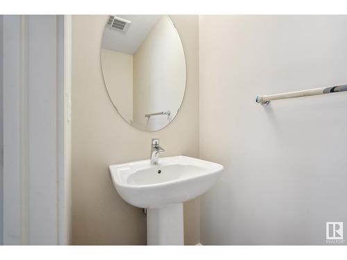 #55 1391 Starling Dr Nw, Edmonton, AB - Indoor Photo Showing Bathroom