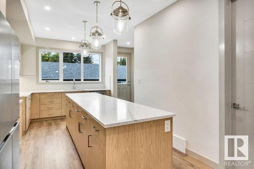 11442 70 St Nw, Edmonton, AB - Indoor Photo Showing Kitchen