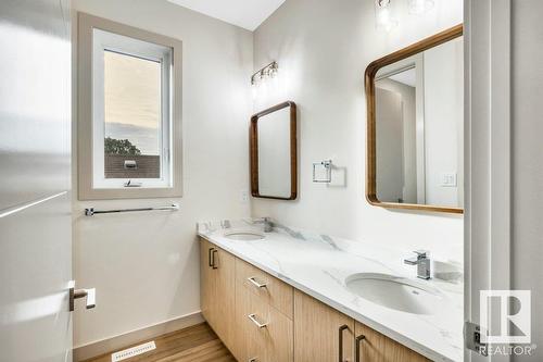 11442 70 St Nw, Edmonton, AB - Indoor Photo Showing Bathroom