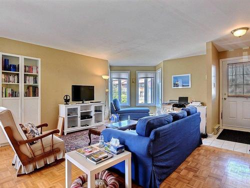 Living room - 360  - 364 Rue St-Henri, La Prairie, QC - Indoor Photo Showing Living Room