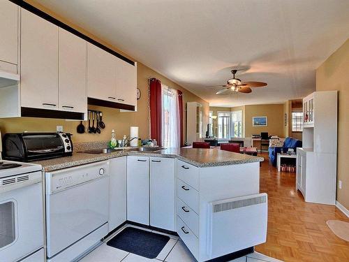 Kitchen - 360  - 364 Rue St-Henri, La Prairie, QC - Indoor Photo Showing Kitchen