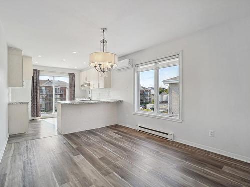 Dining room - 360  - 364 Rue St-Henri, La Prairie, QC - Indoor Photo Showing Kitchen