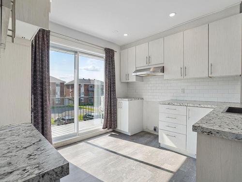 Kitchen - 360  - 364 Rue St-Henri, La Prairie, QC - Indoor Photo Showing Kitchen