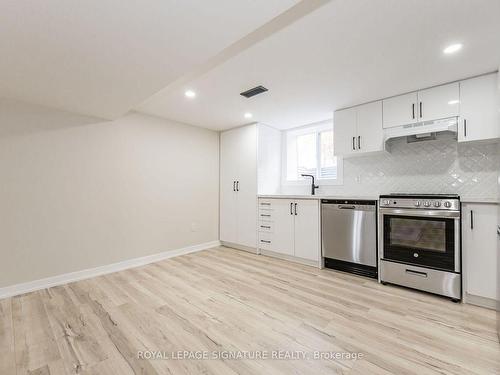 Bsmt-97 East 26Th St, Hamilton, ON - Indoor Photo Showing Kitchen