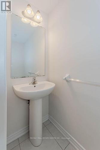 86 - 166 Deerpath Drive, Guelph, ON - Indoor Photo Showing Bathroom