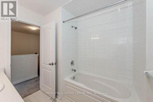 86 - 166 Deerpath Drive, Guelph, ON - Indoor Photo Showing Bathroom