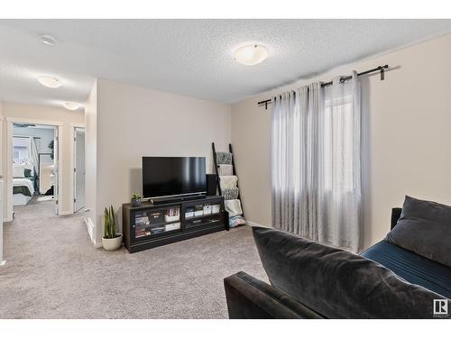 3017 Checknita Wy Sw, Edmonton, AB - Indoor Photo Showing Living Room