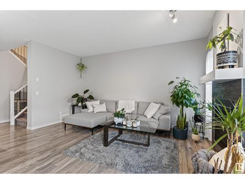 3017 Checknita Wy Sw, Edmonton, AB - Indoor Photo Showing Living Room