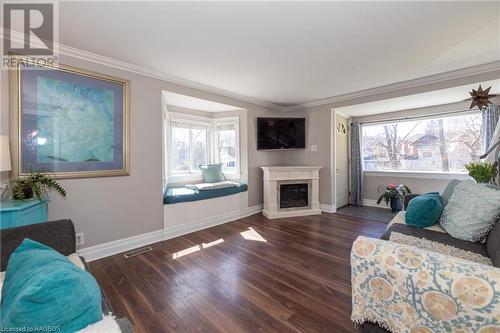 470 15Th Street W, Owen Sound, ON - Indoor Photo Showing Living Room With Fireplace