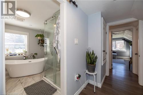 470 15Th Street W, Owen Sound, ON - Indoor Photo Showing Bathroom