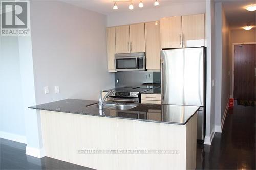 2001 - 88 Broadway Avenue, Toronto, ON - Indoor Photo Showing Kitchen With Double Sink