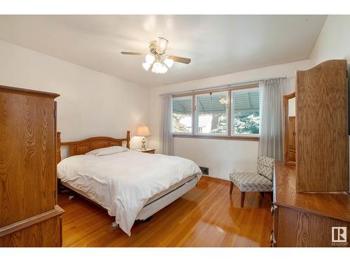 9912 79 St Nw, Edmonton, AB - Indoor Photo Showing Bedroom