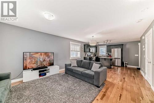 145 Skyview Point Green Ne, Calgary, AB - Indoor Photo Showing Living Room