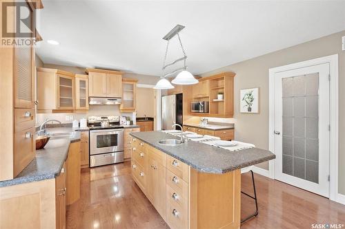 418 Bate Crescent, Saskatoon, SK - Indoor Photo Showing Kitchen