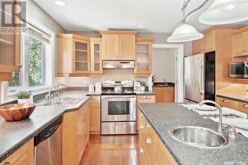 418 Bate Crescent, Saskatoon, SK - Indoor Photo Showing Kitchen With Stainless Steel Kitchen With Double Sink