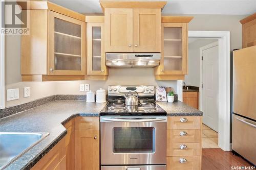 418 Bate Crescent, Saskatoon, SK - Indoor Photo Showing Kitchen