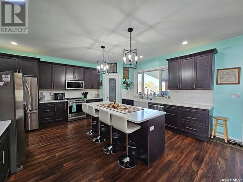 208 2Nd Street E, Frontier, SK - Indoor Photo Showing Kitchen With Upgraded Kitchen