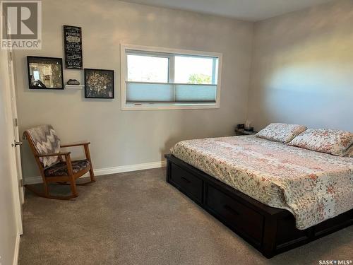 208 2Nd Street E, Frontier, SK - Indoor Photo Showing Bedroom